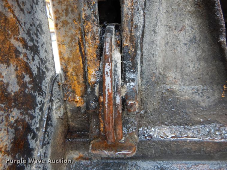 image for item DE8420 2004 International 7400 dump truck