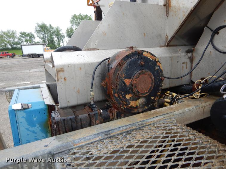 image for item DE8420 2004 International 7400 dump truck