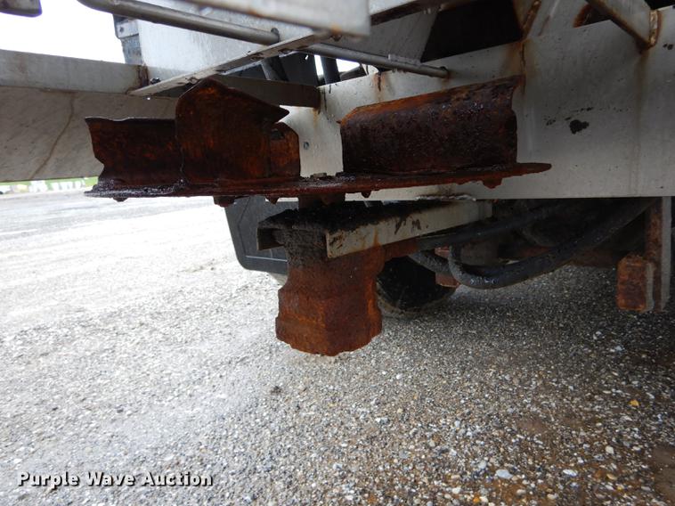 image for item DE8420 2004 International 7400 dump truck