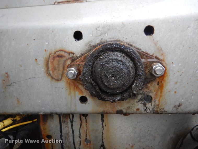 image for item DE8420 2004 International 7400 dump truck