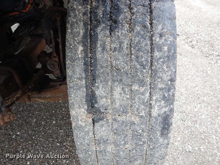 image for item DE8420 2004 International 7400 dump truck