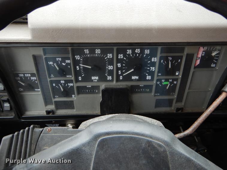 image for item DE8421 2002 International 4900 dump truck