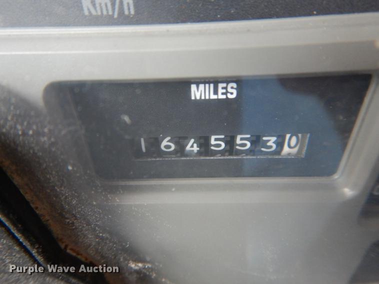 image for item DE8421 2002 International 4900 dump truck