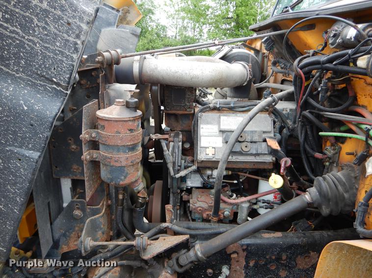 image for item DE8421 2002 International 4900 dump truck