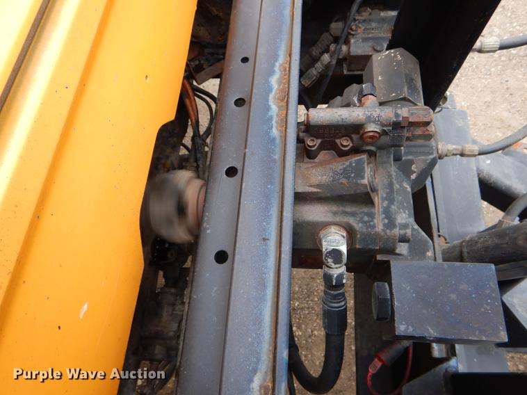 image for item DE8421 2002 International 4900 dump truck