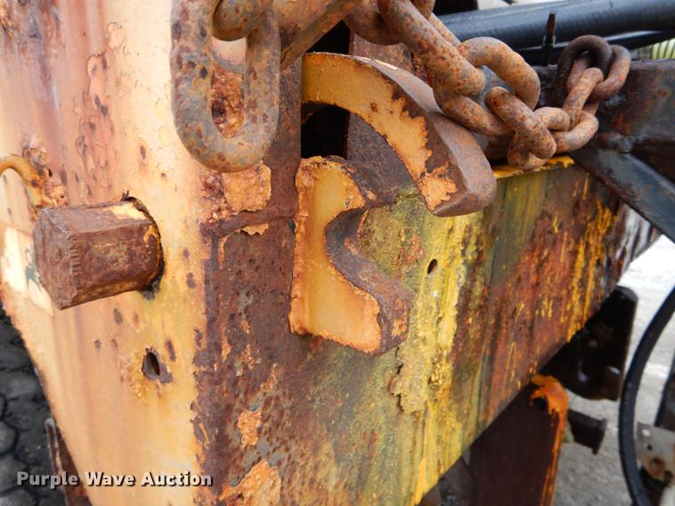 image for item DE8421 2002 International 4900 dump truck