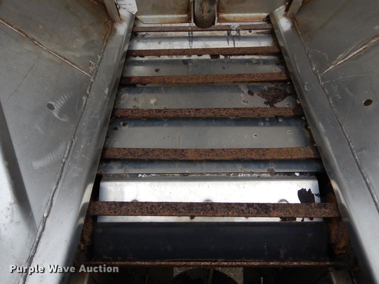 image for item DE8421 2002 International 4900 dump truck