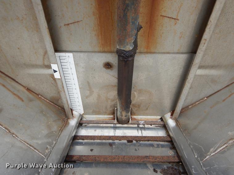 image for item DE8421 2002 International 4900 dump truck