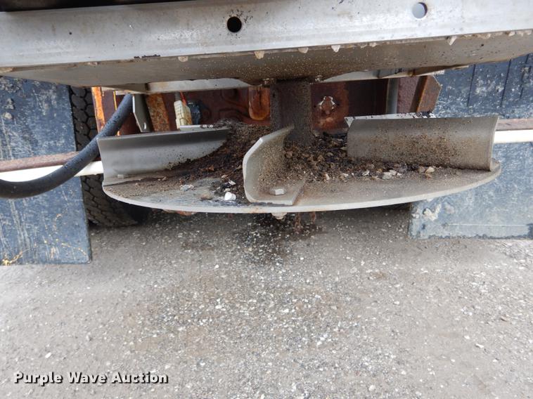 image for item DE8421 2002 International 4900 dump truck