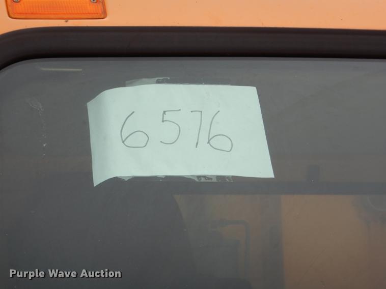 image for item DE8421 2002 International 4900 dump truck