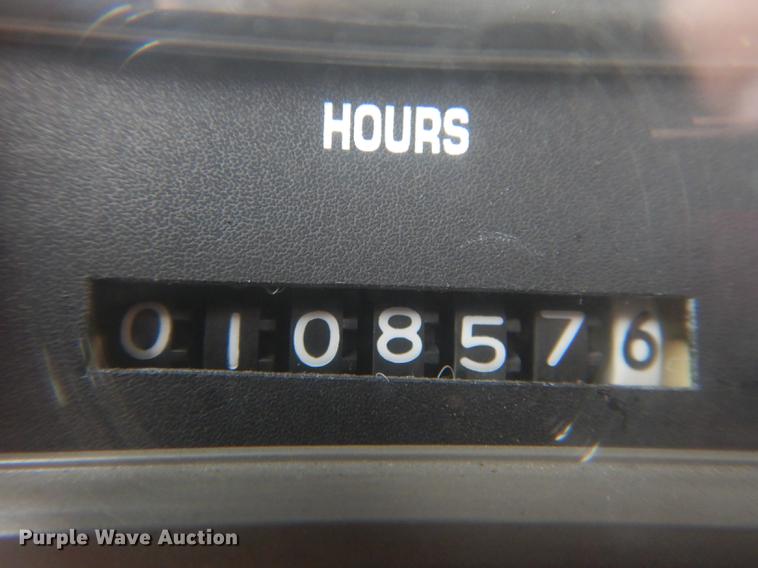 image for item DE8422 2002 International 4900 dump truck