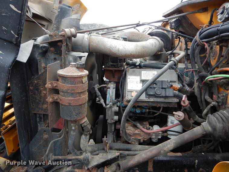 image for item DE8422 2002 International 4900 dump truck