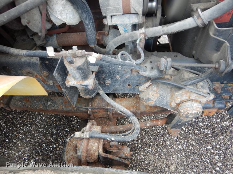 image for item DE8422 2002 International 4900 dump truck