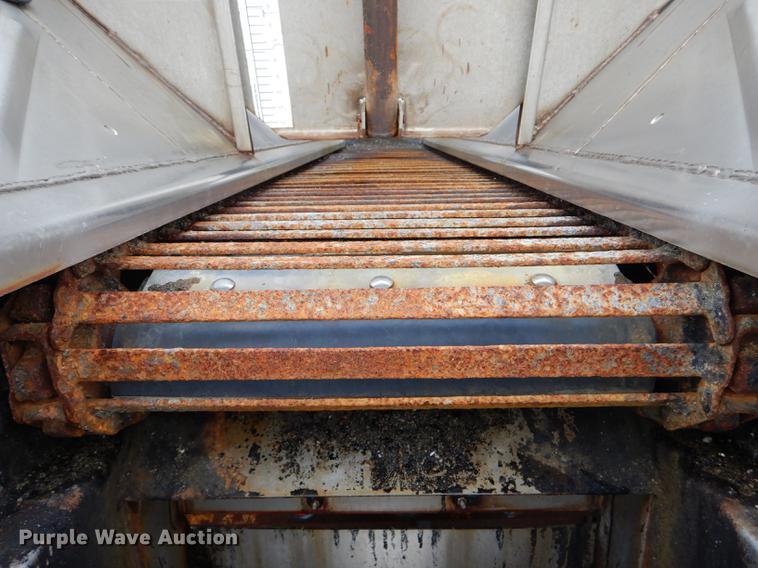 image for item DE8422 2002 International 4900 dump truck