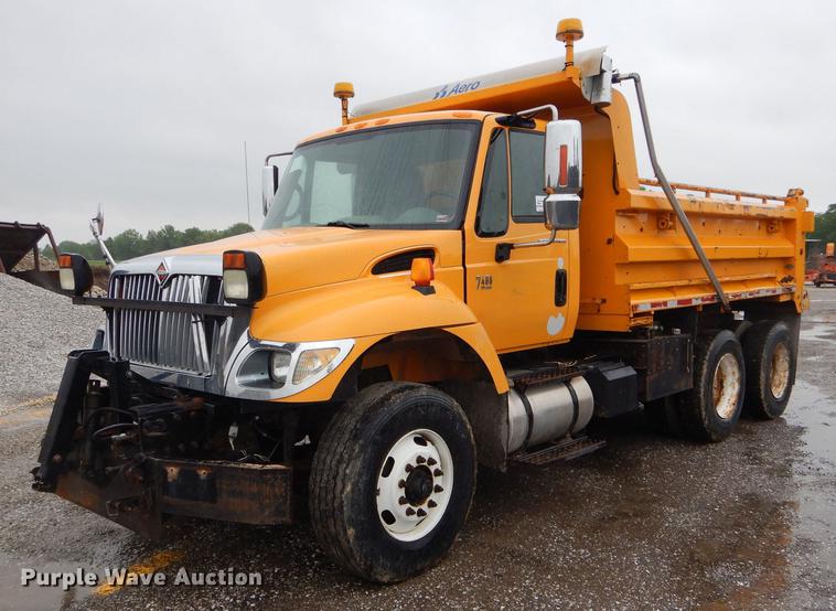image for item DE8423 2006 International 7400 dump truck