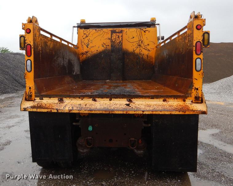 image for item DE8423 2006 International 7400 dump truck