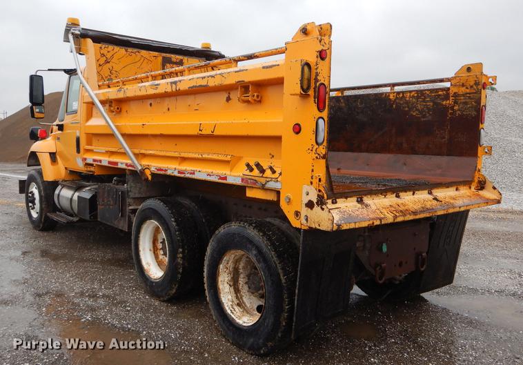 image for item DE8423 2006 International 7400 dump truck