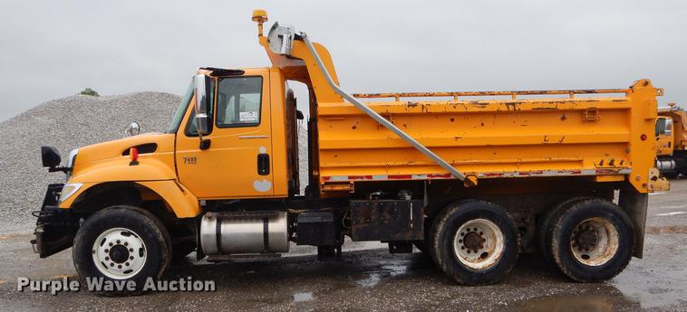 image for item DE8423 2006 International 7400 dump truck