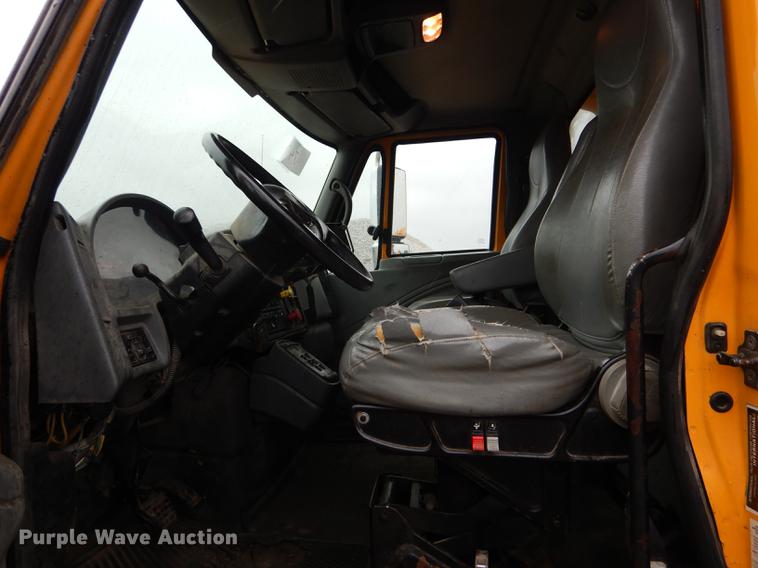 image for item DE8423 2006 International 7400 dump truck