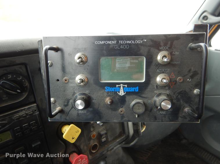 image for item DE8423 2006 International 7400 dump truck