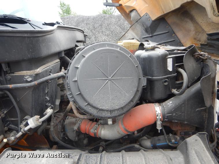 image for item DE8423 2006 International 7400 dump truck