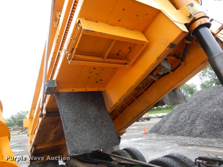 image for item DE8423 2006 International 7400 dump truck