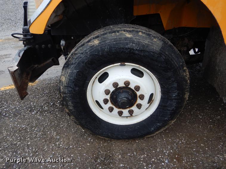 image for item DE8423 2006 International 7400 dump truck