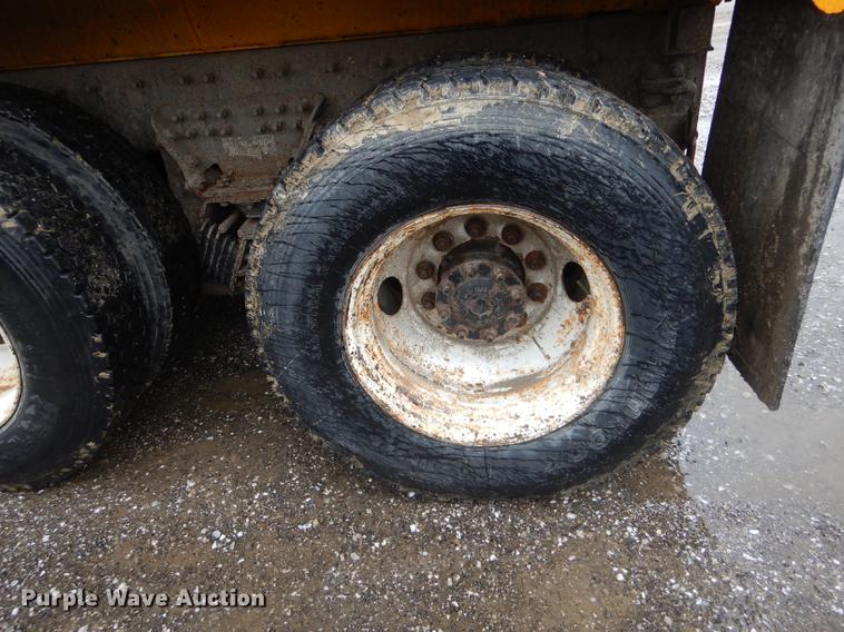 image for item DE8423 2006 International 7400 dump truck