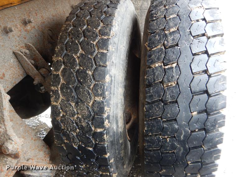 image for item DE8423 2006 International 7400 dump truck