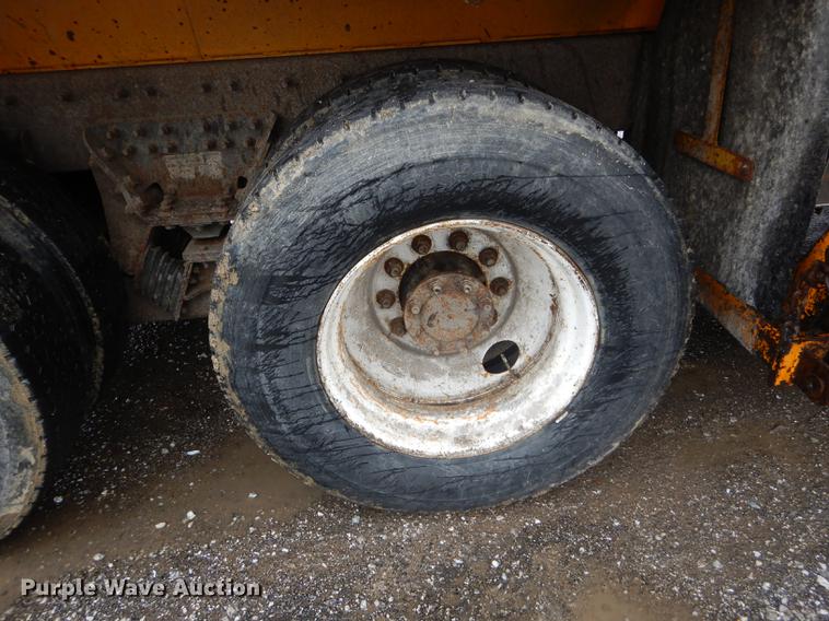 image for item DE8423 2006 International 7400 dump truck