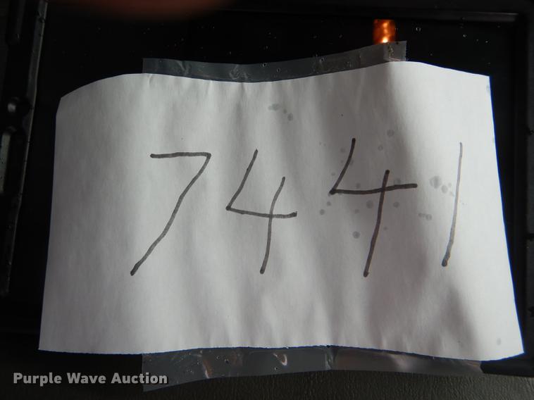 image for item DE8423 2006 International 7400 dump truck