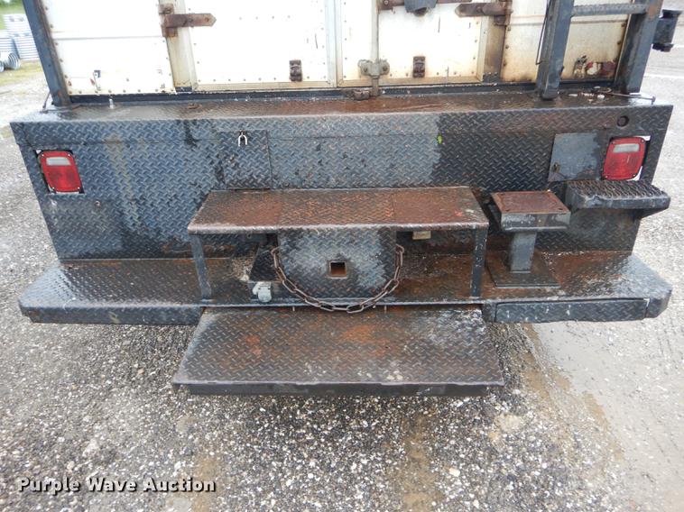 image for item DE8424 1995 International 4900 box truck