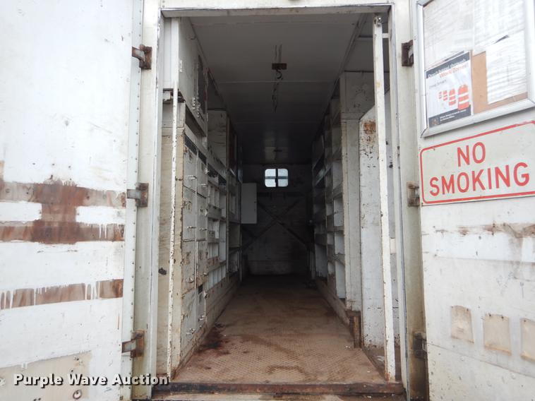 image for item DE8424 1995 International 4900 box truck