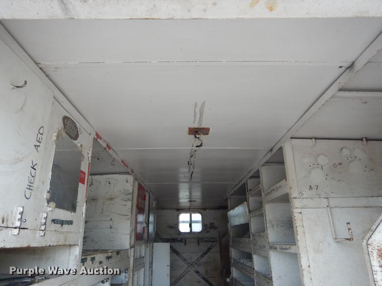 image for item DE8424 1995 International 4900 box truck