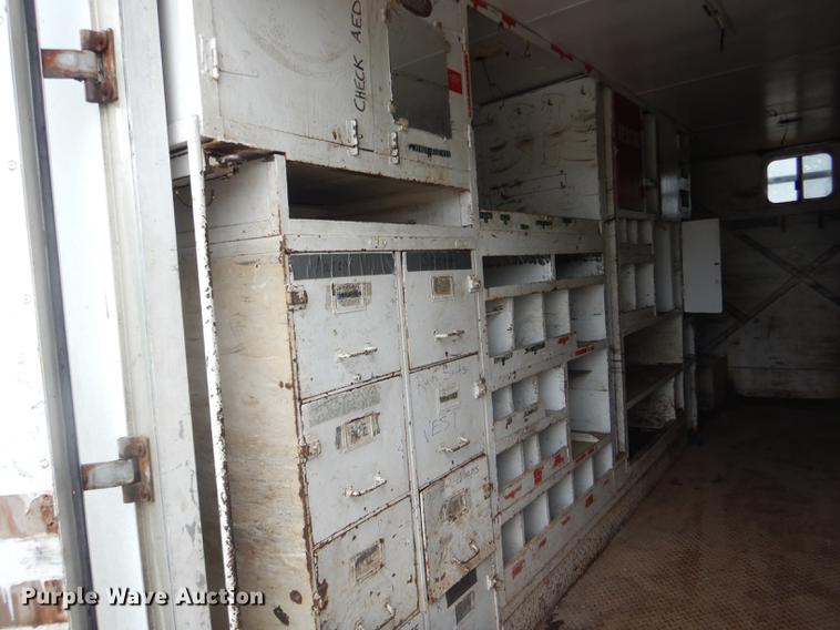 image for item DE8424 1995 International 4900 box truck