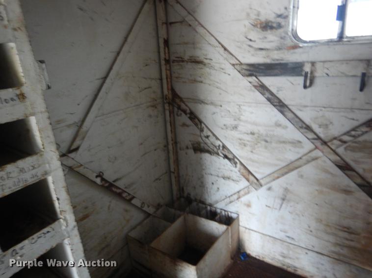 image for item DE8424 1995 International 4900 box truck