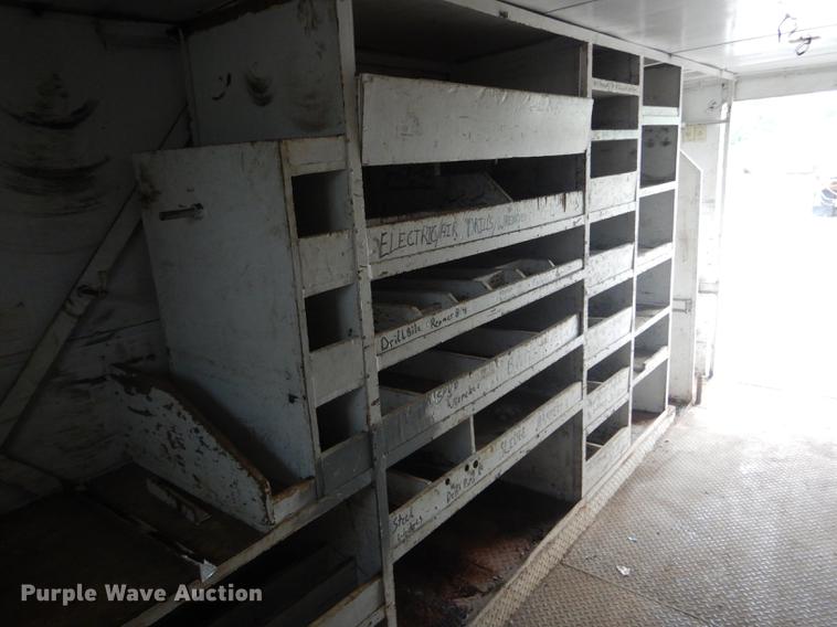 image for item DE8424 1995 International 4900 box truck