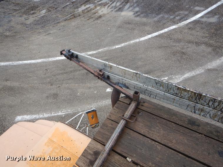 image for item DE8424 1995 International 4900 box truck