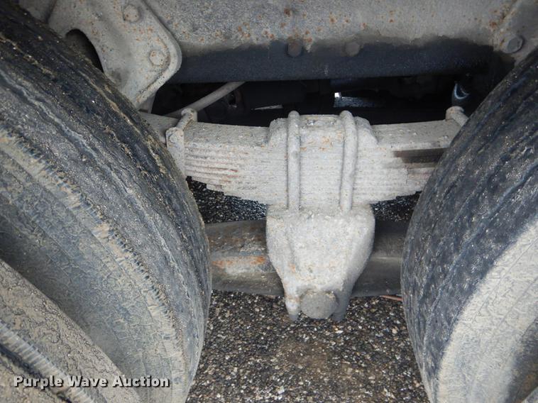 image for item DE8424 1995 International 4900 box truck