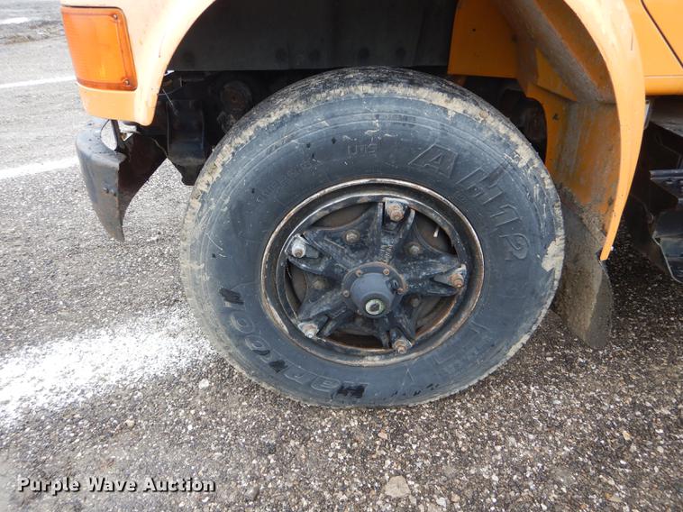 image for item DE8424 1995 International 4900 box truck