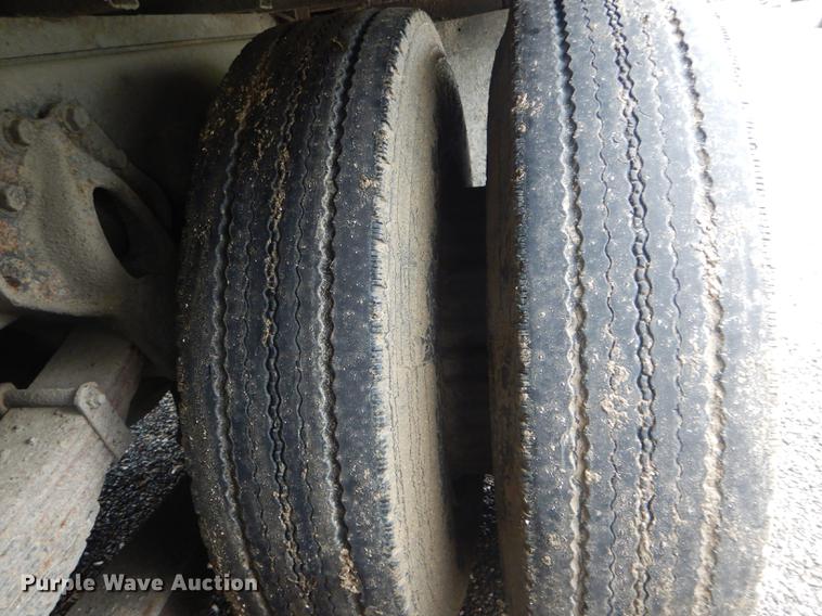 image for item DE8424 1995 International 4900 box truck