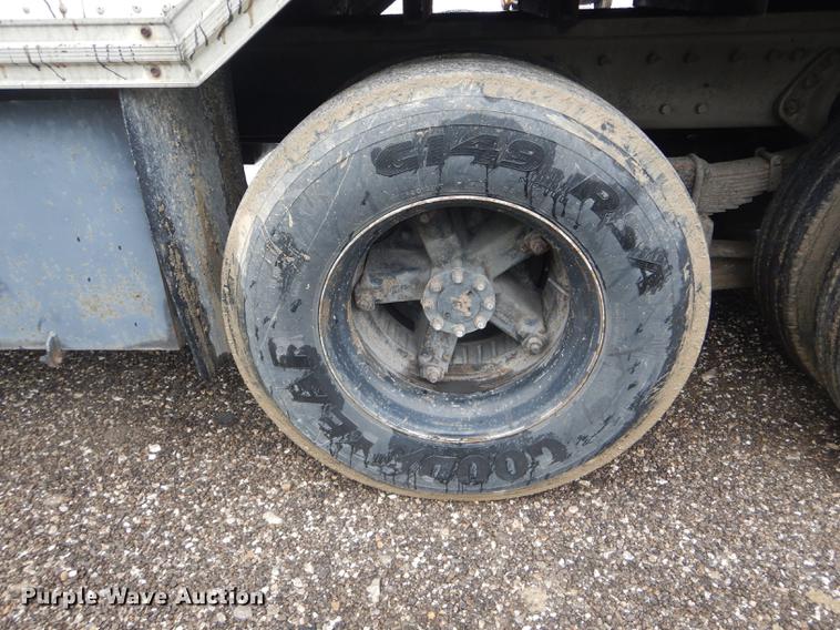 image for item DE8424 1995 International 4900 box truck