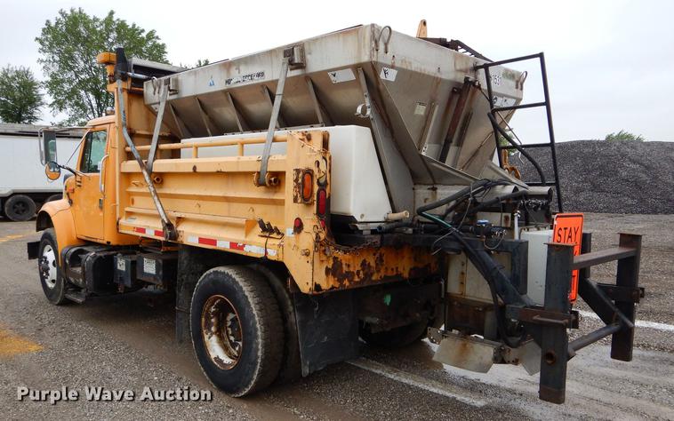 image for item DE8425 2002 International 4900 dump truck