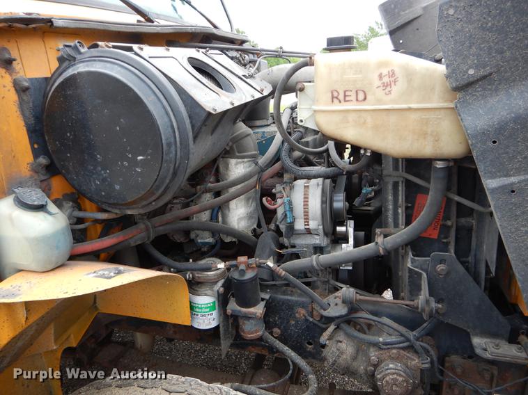 image for item DE8425 2002 International 4900 dump truck