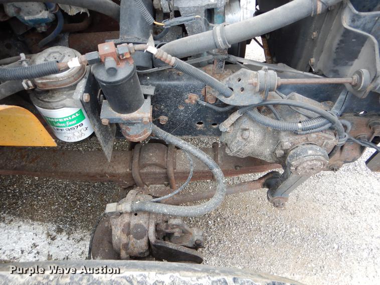 image for item DE8425 2002 International 4900 dump truck