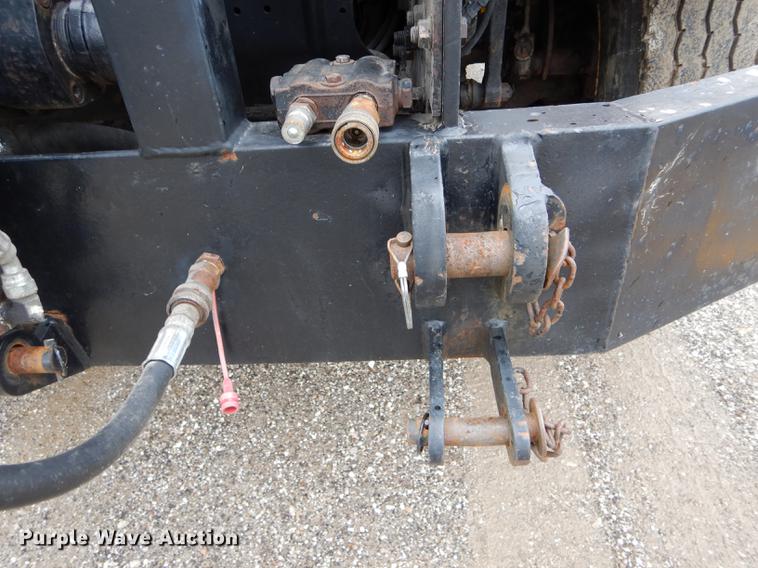 image for item DE8425 2002 International 4900 dump truck