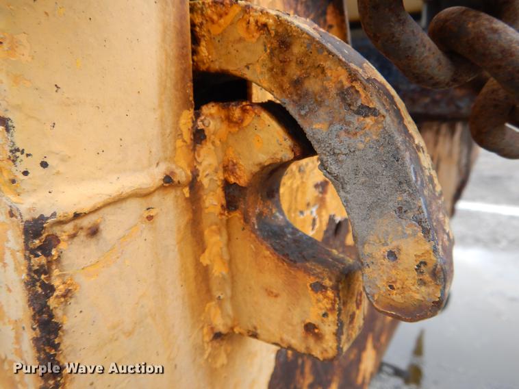 image for item DE8425 2002 International 4900 dump truck