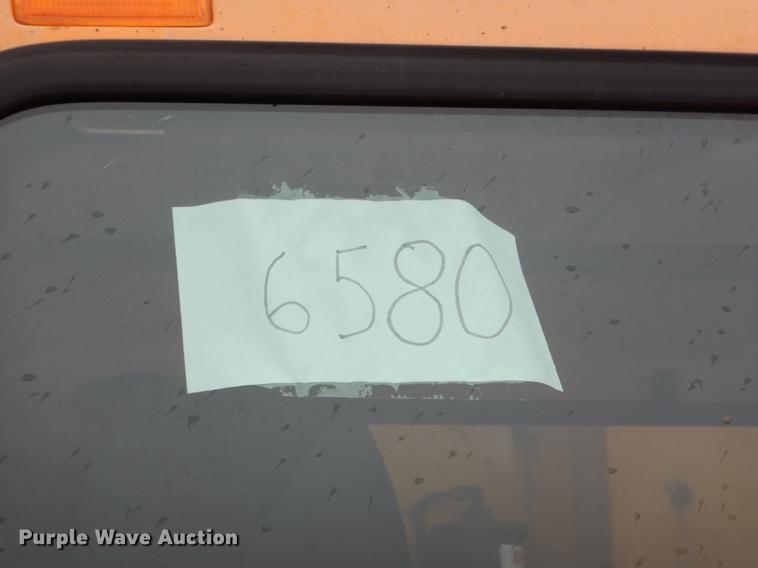 image for item DE8425 2002 International 4900 dump truck