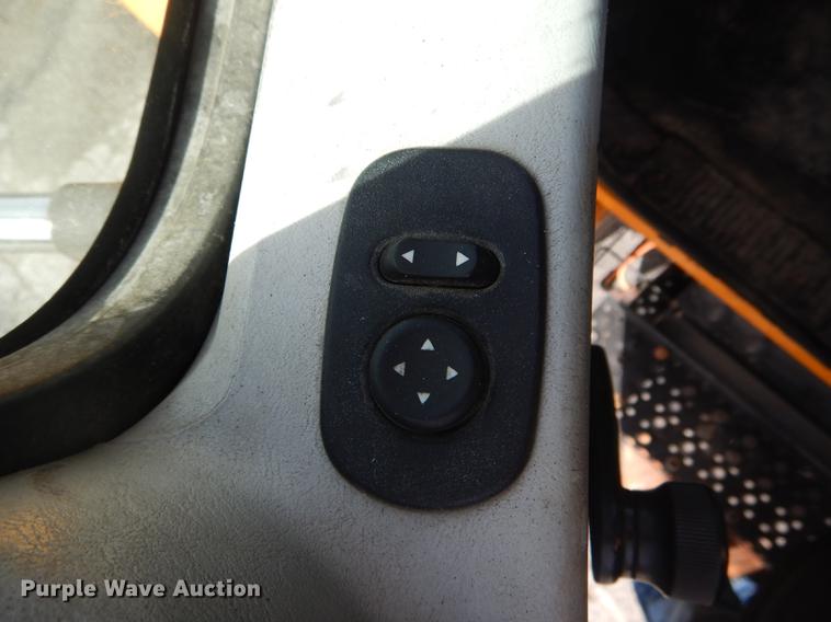 image for item DE8426 2007 International 7300 oil distribution truck