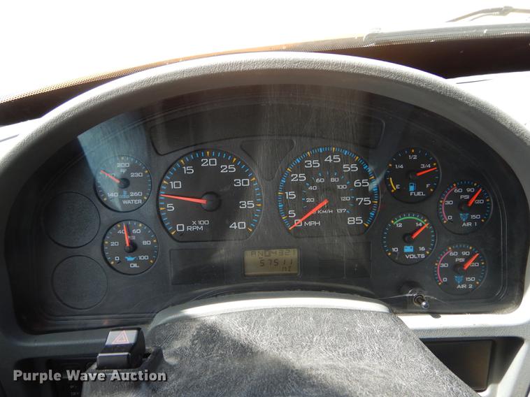 image for item DE8426 2007 International 7300 oil distribution truck